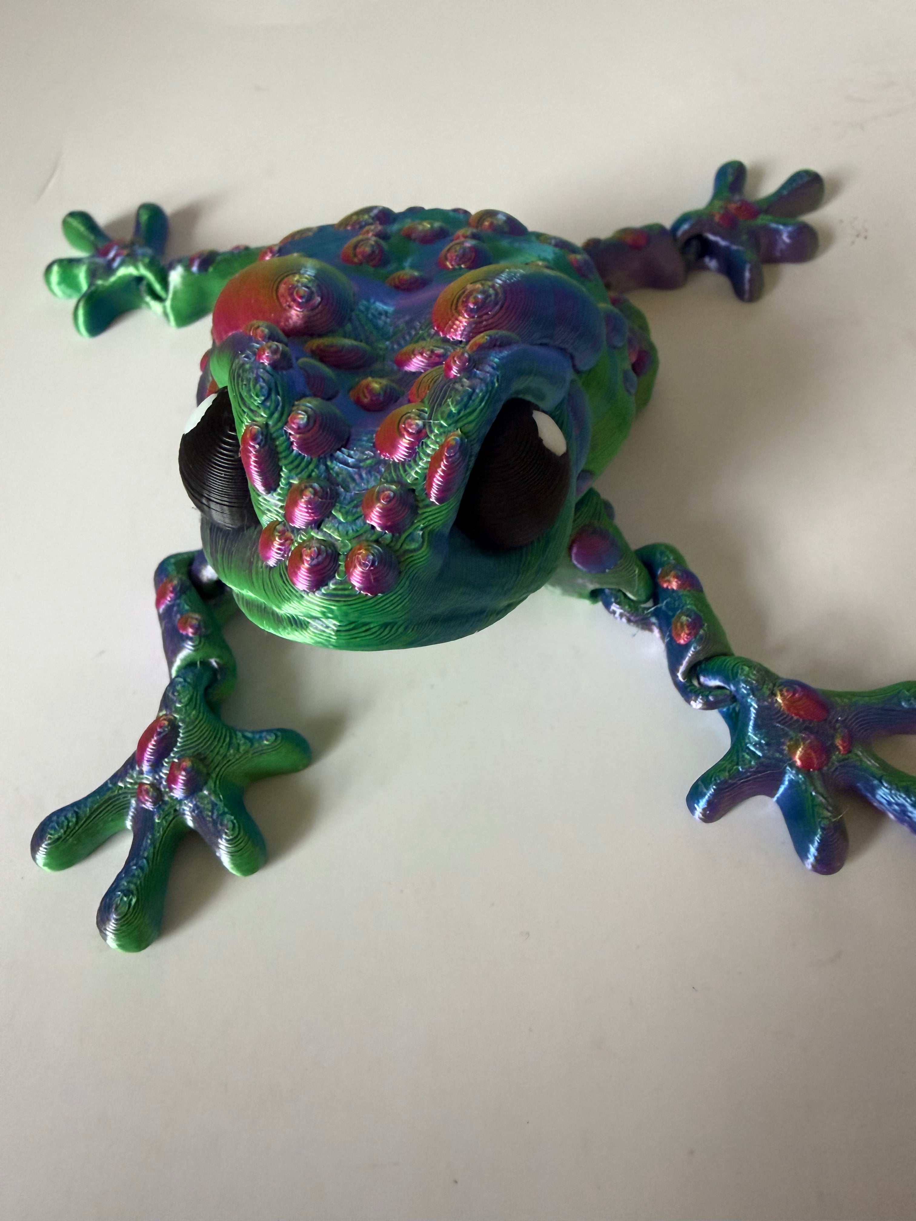 3D Printed Articulated Frog Toy with Green Body and Red Spots for Kids' Play
